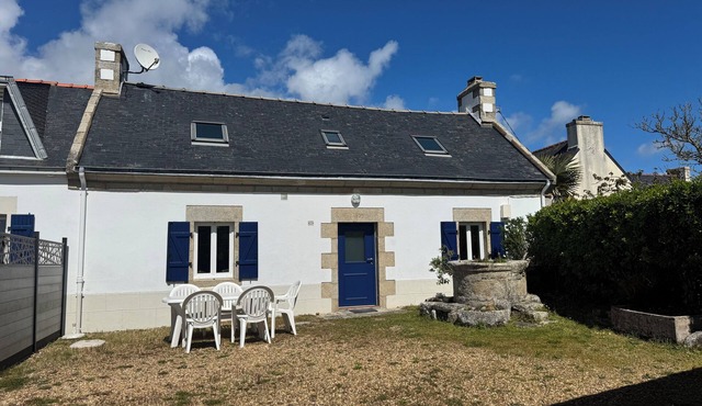 Natural coolness: authentic 3* fisherman's cottage, steps from the ocean
