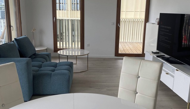 New apartment with parking. La Défense near RER and Paris. Rooftop