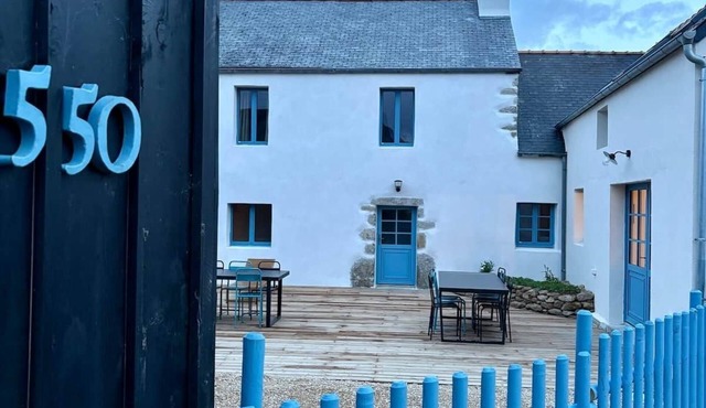New: waterfront, jacuzzi, karaoke, petanque