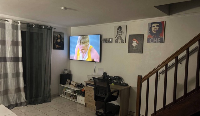 Next to the Ile de Loisir in Cergy, separate room in a house