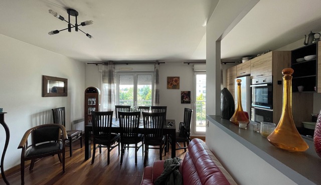 Nice 3-room apartment in a very quiet residence overlooking the garden
