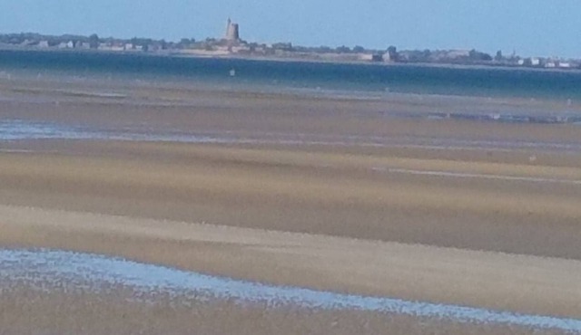 Nice charming cottage, near the landing beaches.