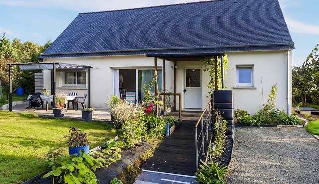 Nice home in Saint-Yvi with WiFi