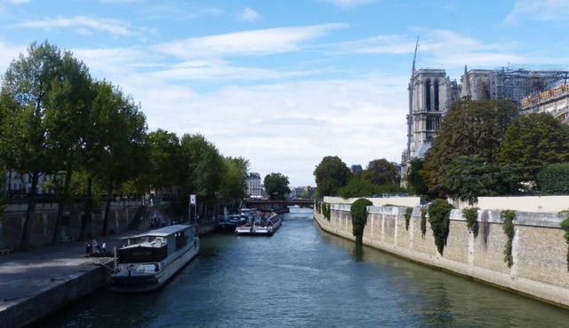 NOTRE DAME/SEINE/COURTYARD/3 ROOMS
