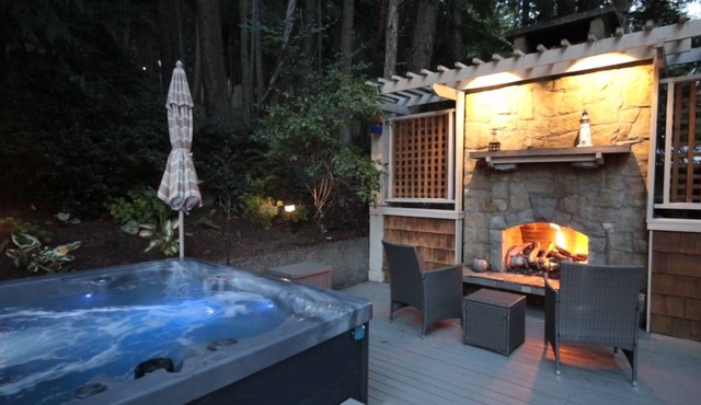 Oceanfront Estate on Salt Spring Island. Private dock, quiet bay, close to town. in Salt Spring Island