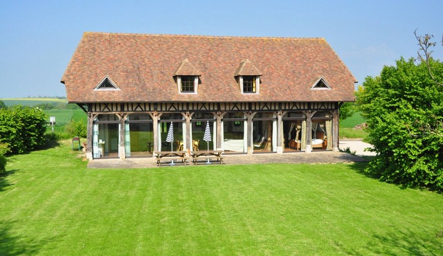 Offranville, large bright Charretterie *, 200 m², 12-14 p., 7 min beach