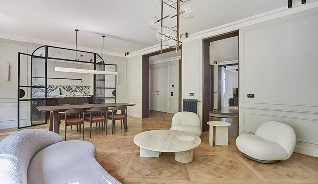 Paris at the Top – 4BR Luxury Penthouse w/Tower Views