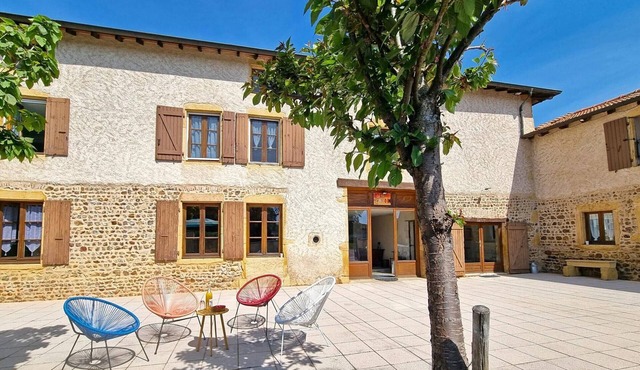 Peaceful house, pets allowed - 15 guests