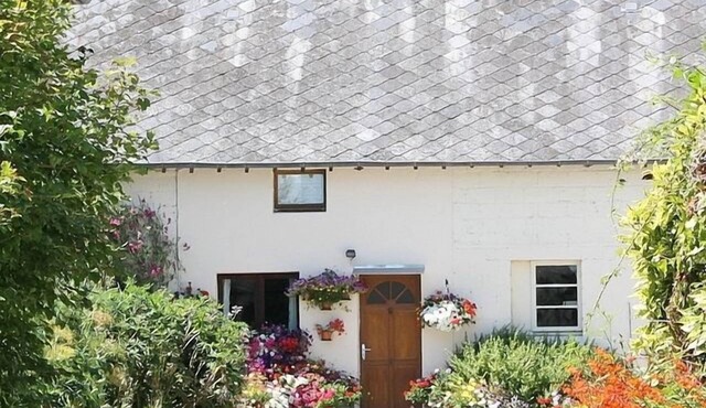 Peaceful Cottage Near Carentan, Normandy