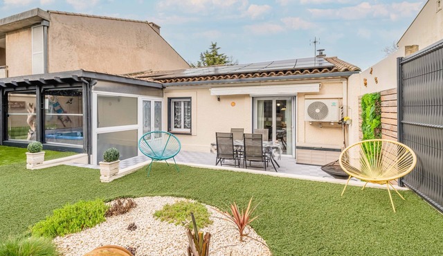 Peaceful Retreat 2 Minutes from Carcassonne Medieval City with Private Pool, Jacuzzi, WiFi, AC