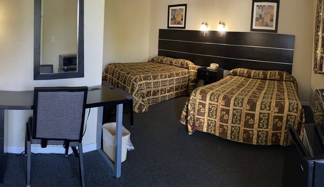 Penn Amish Motel in Denver