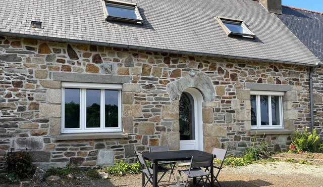 Pet friendly home in Rospez with WiFi