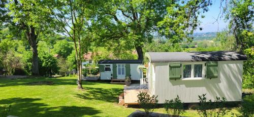 Petit a Petit - gypsy wagons and Bell tents in the Bourgogne
