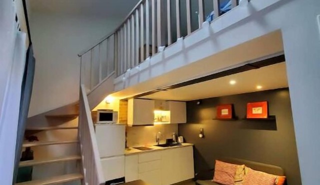 Petit Loft Avec Terrasse Arborée au Lilas