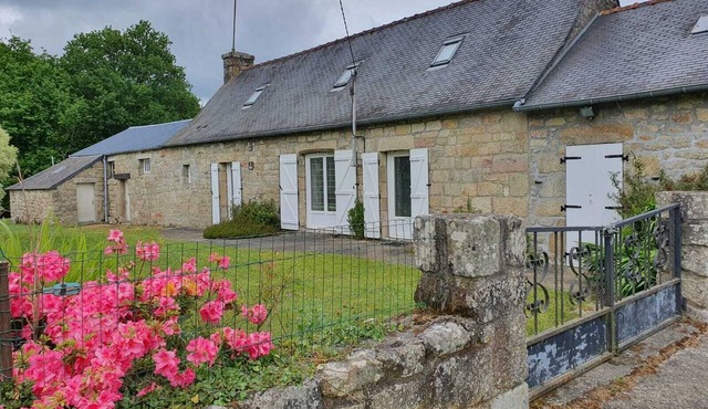 Picturesque little house in the heart of central Brittany.
