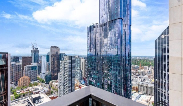 Pleasant Terrace 3BR2BA+City view+Big Balcony Pool in Melbourne