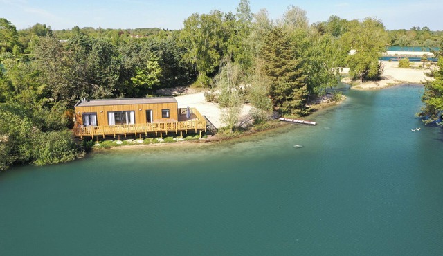 Prestige lodge on the water (8 people)