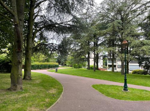 Proche de Paris résidence Le Moulin de Chennevieres