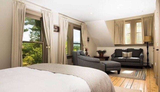 Queen Room with Mtn Views in Keene