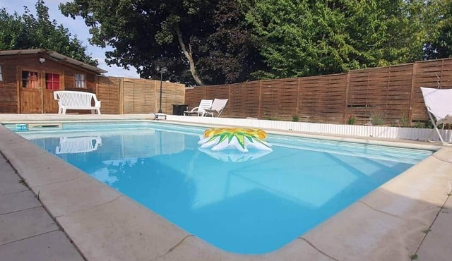 Quiet 2-Bedroom Apartment with Shared Pool (optional)