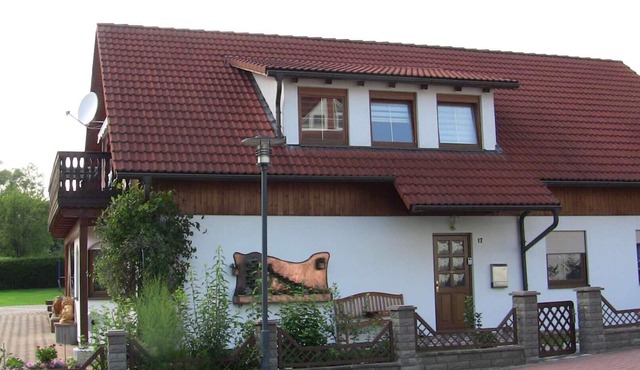 quiet, attractive apartment with 2 bedrooms in Meiningen OT Walldorf