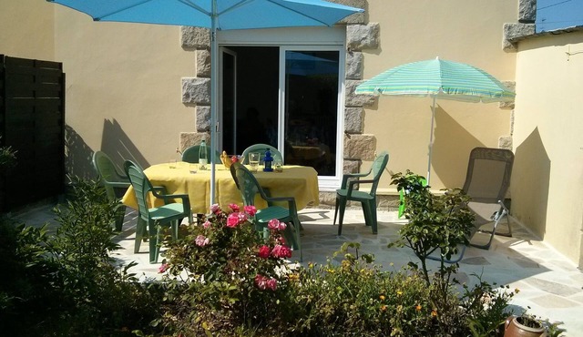 Quiet house - Enclosed garden - Free parking, vehicle not required