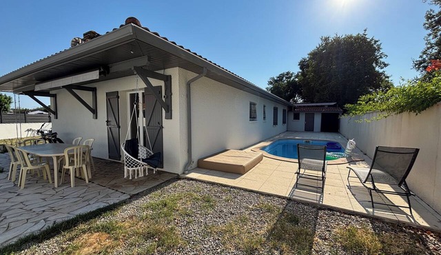 Quiet house with a pool and garden
