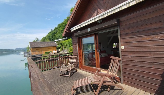 Rare petit chalet sur le lac, barque à rames, clim