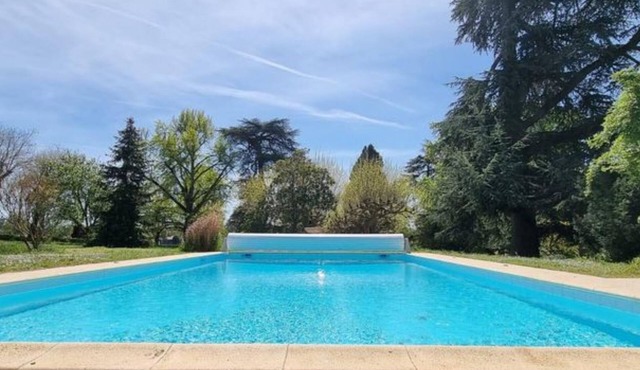 Relaxation or seminar in a Château with heated swimming pool. Magnificent estate.