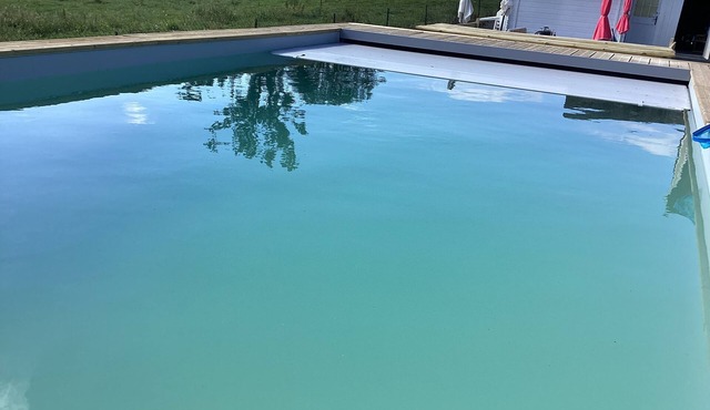 Renovated country house, quiet location, private heated pool