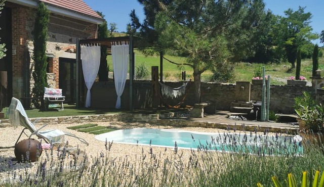Renovated Loft with Private Pool & Spa - Peaceful Retreat in Auvergne