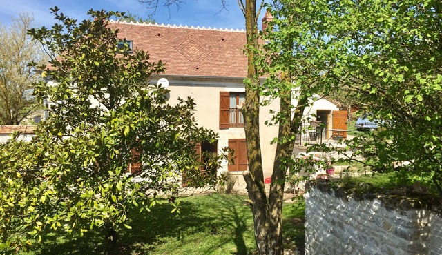 Riverfront Country Home near Paris, w/Wine-tasting, cycling, lifestyle