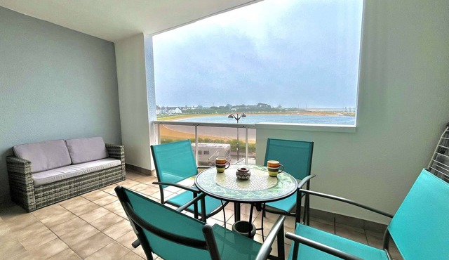 Room Apartment with Sea View – South-Facing Residence – Etel Beach Opposite