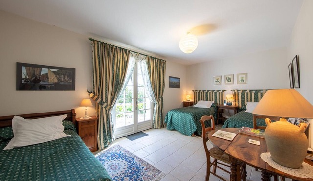 Room La Loire - Disabled Access, WiFi, Pets Allowed