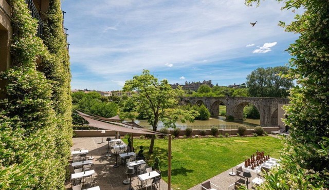 Séjour 5* au pied de la cité | Accès piscine | Spa