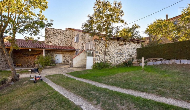 Saint-Beauzire holiday home near Pauillac Castle in Saint-Beauzire