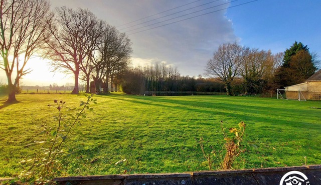 Scenic Countryside Retreat with Private Pond, Fishing, and Nearby Attractions