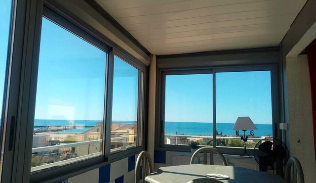 Sea breeze - Sea view apartment, 100 meters from the beach, pets welcome! in frontignan