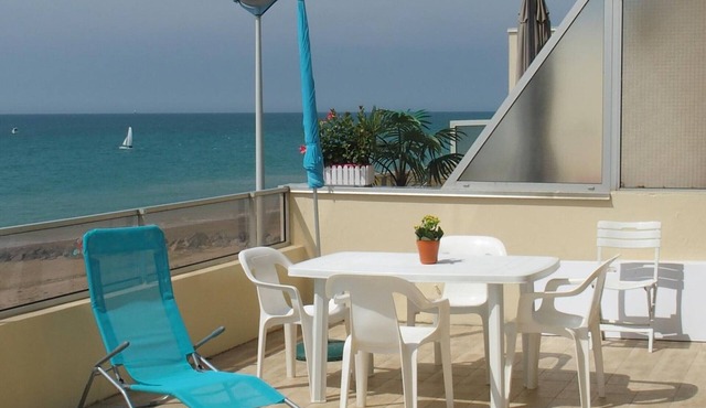 Seafront apartment in Agon-Coutainville with terrace