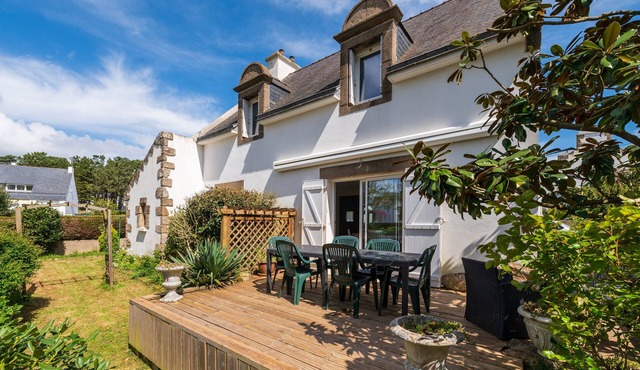 Serene Getaway Steps from the Carnac Alignments – Vacation Home