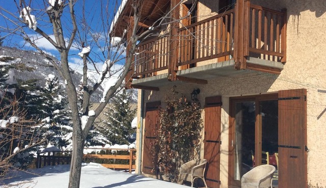 Serre ChevalIer rental 130 m2 2kms from the slopes with free shuttle bus