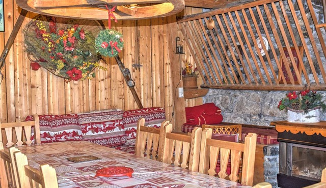 Ski-In/Ski-Out Savoyard Chalet with Mountain Views and Modern Amenities in Morzine