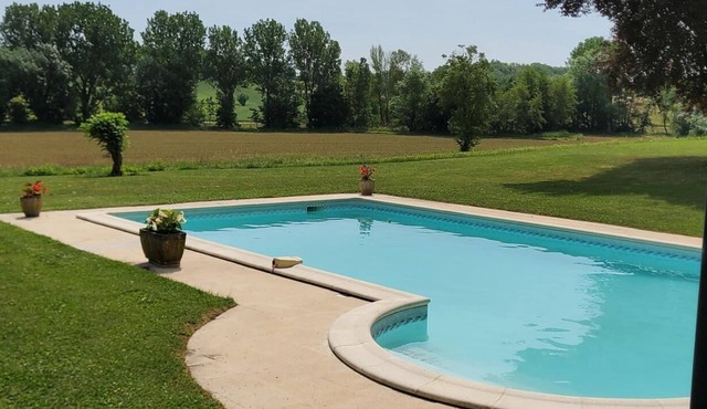 Sleeps 8 with Pool and Pet-Friendly