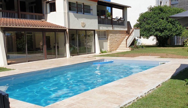 South-facing detached house with private pool
