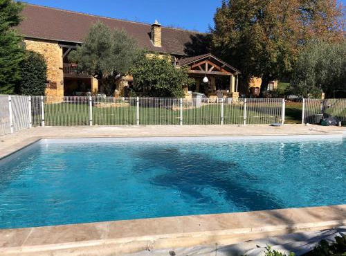 Spacieuse villa à Proissans avec piscine privée