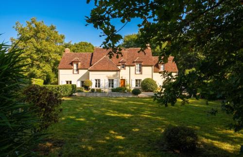 Spacieuse villa avec piscine privée à Chailly-en-Brie