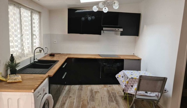 Spacious and bright studio near Paris