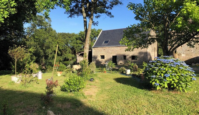 Spacious and quiet Kerkaouenn house