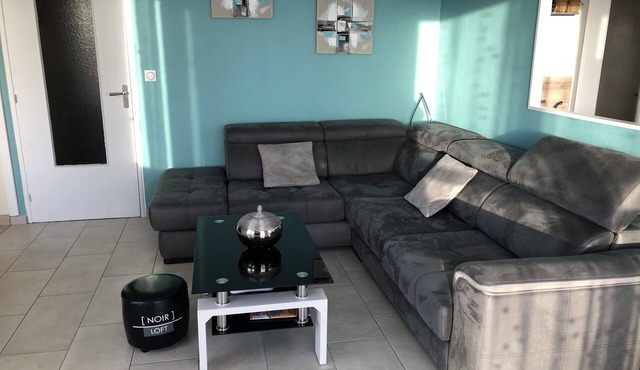 Spacious apartment with large terrace. Close to tram line.