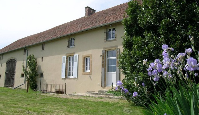 Spacious country house with Wi-Fi and pets allowed